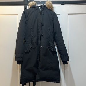 Small women’s Canada goose down jacket